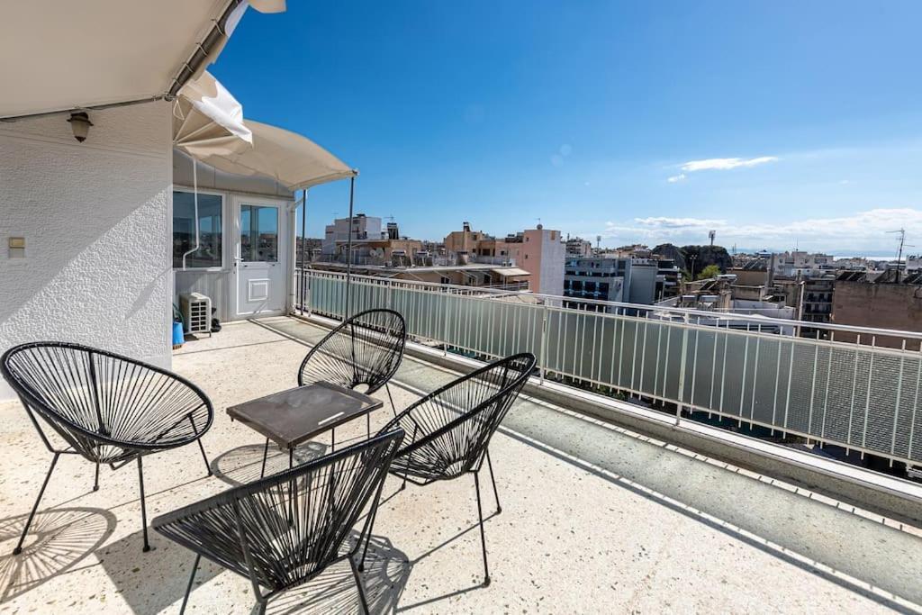 Penthouse Under Acropolis Apartment
